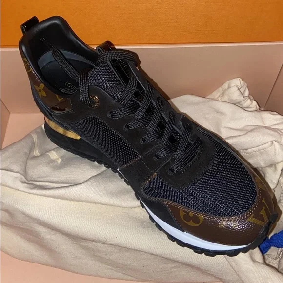Louis Vuitton Run Away Sneaker 39.5 - Picture 6 of 7